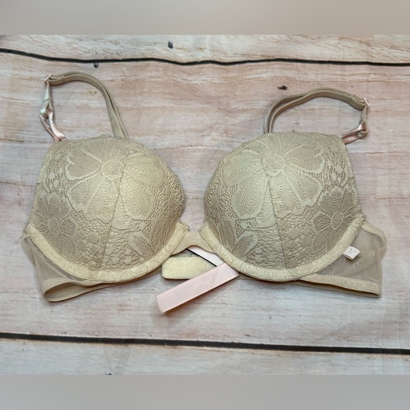 Victoria Secret Sz 32B Push Up Lace Underwired Beige/Nude Bra Padded Cups PushUp - Picture 1 of 6